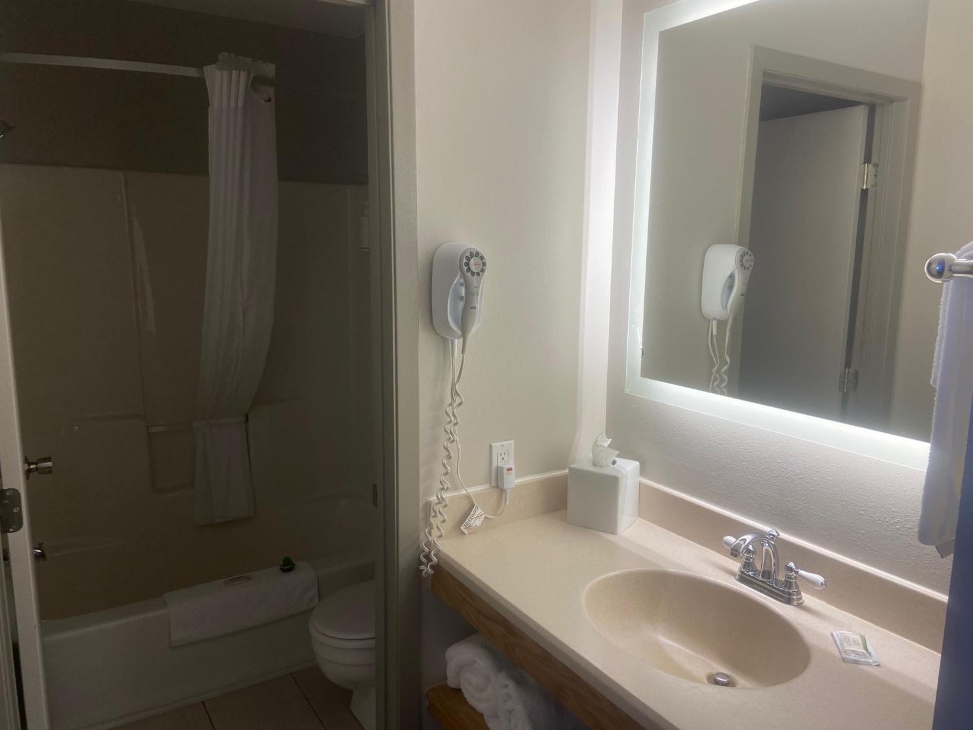 Days By Wyndham Hotel 2*